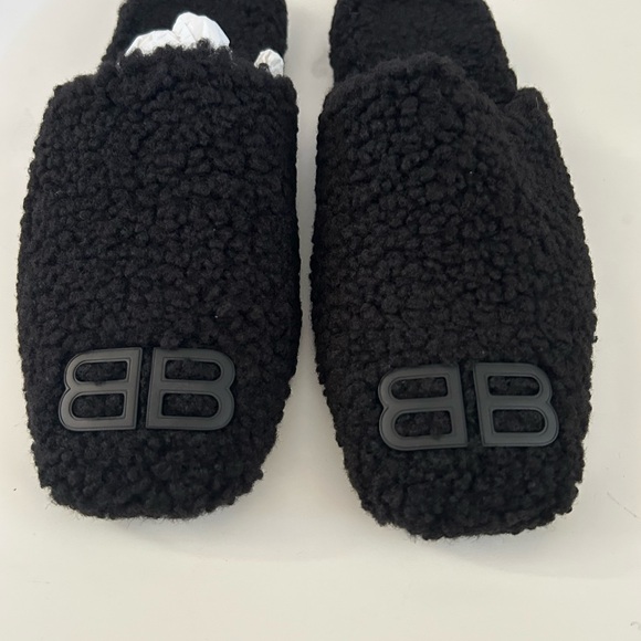 Balenciaga Black Faux Shearling Cosy BB Slip on Mule Slides Size 37 - Picture 2 of 9